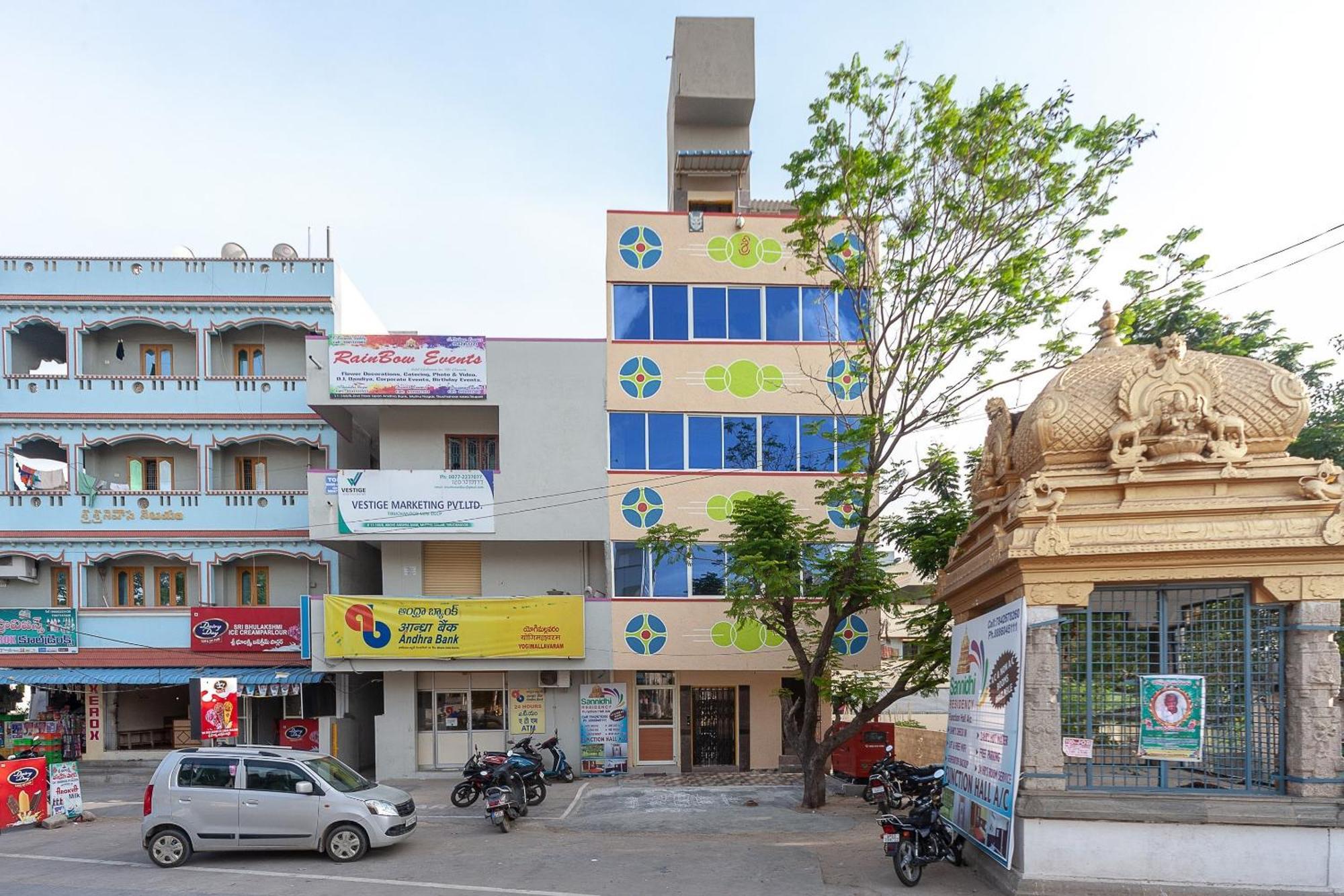 Oyo Hotel Sannidhi Residency Tirupati Eksteriør billede